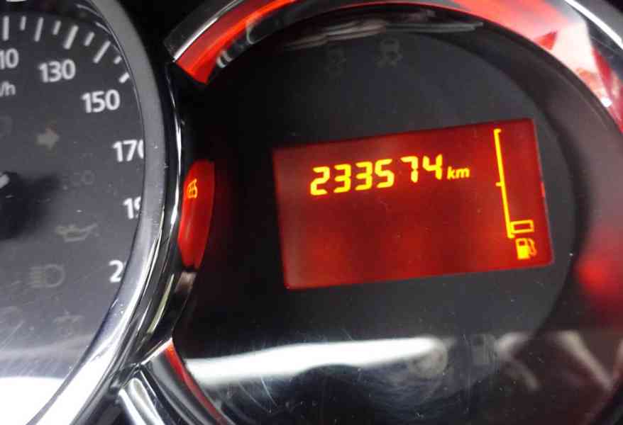 Dacia Duster, 1.5 DCI 4x4 (80 kw) Koup.ČR - foto 6