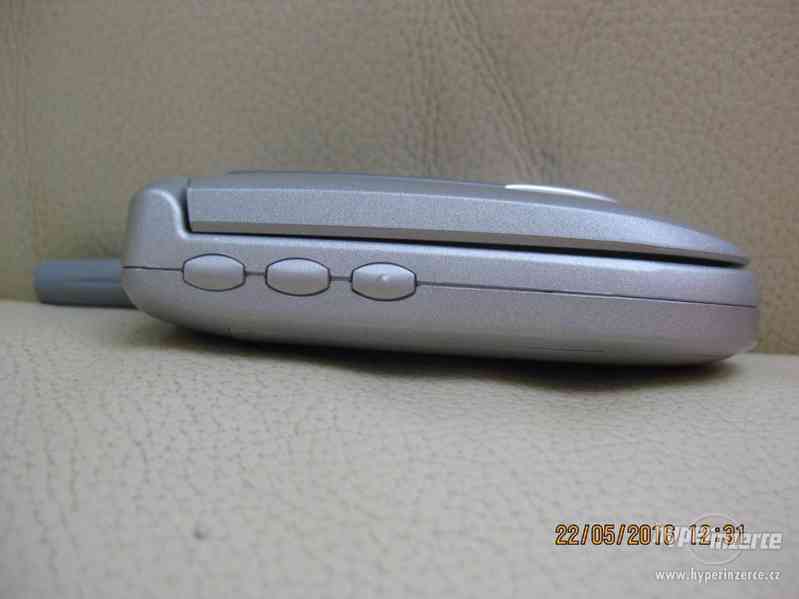 Motorola V66/V66i - mobilní telefony z r.2001 od 100Kč - foto 9