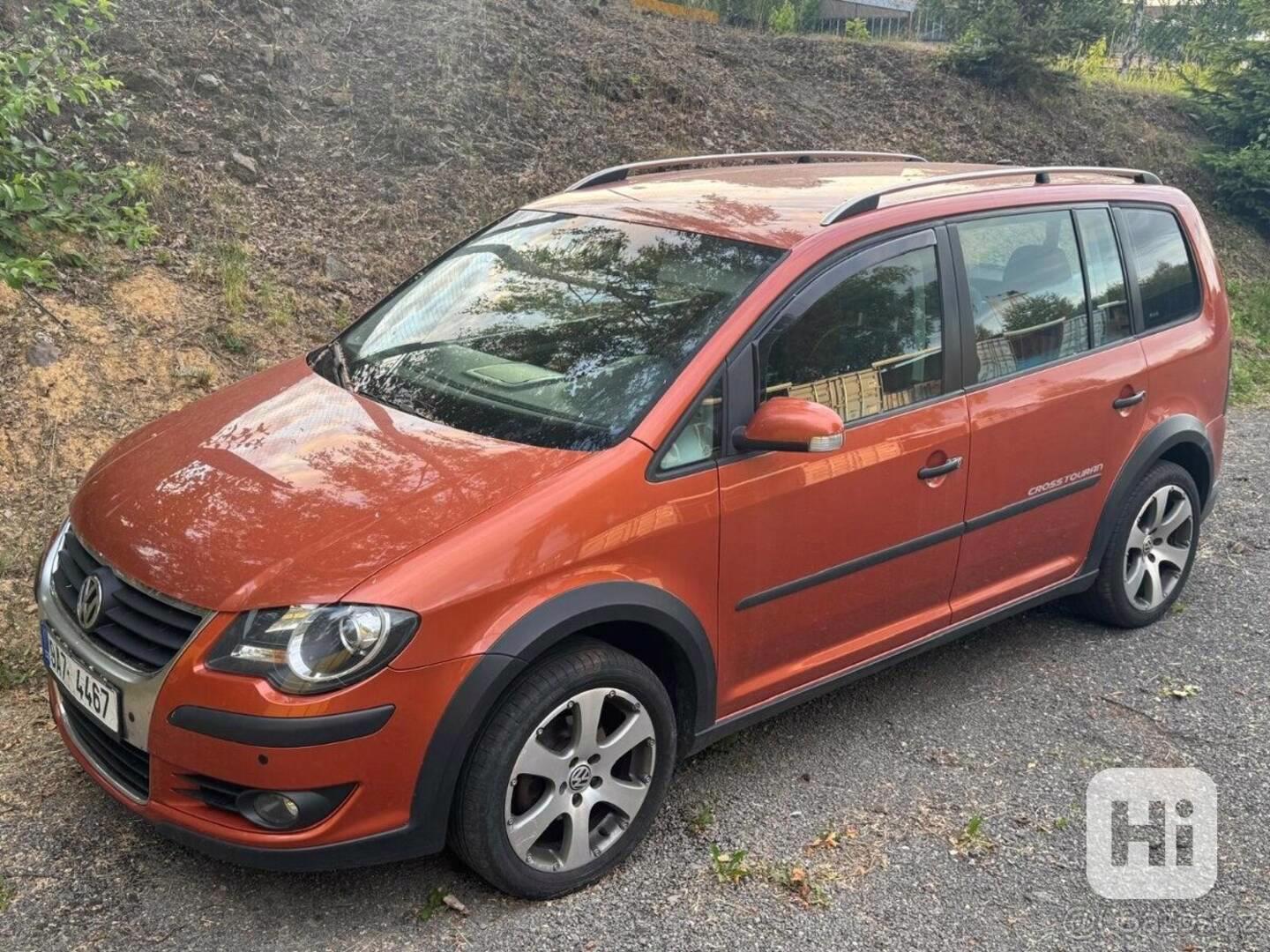 Volkswagen Touran CROSS TDI - 77kW, manuál 6st. - foto 1