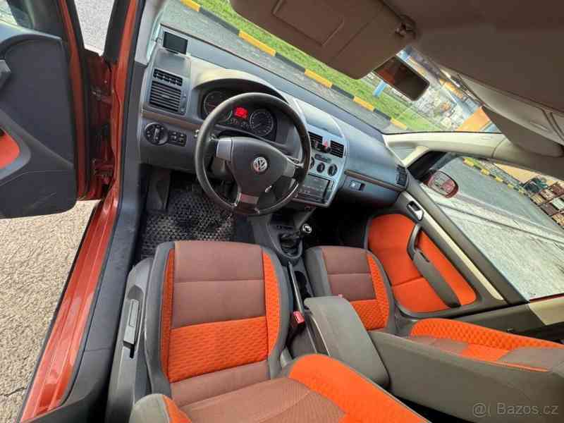 Volkswagen Touran CROSS TDI - 77kW, manuál 6st. - foto 3