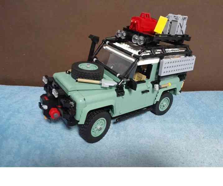 Land Rover Defender LEGO - foto 3