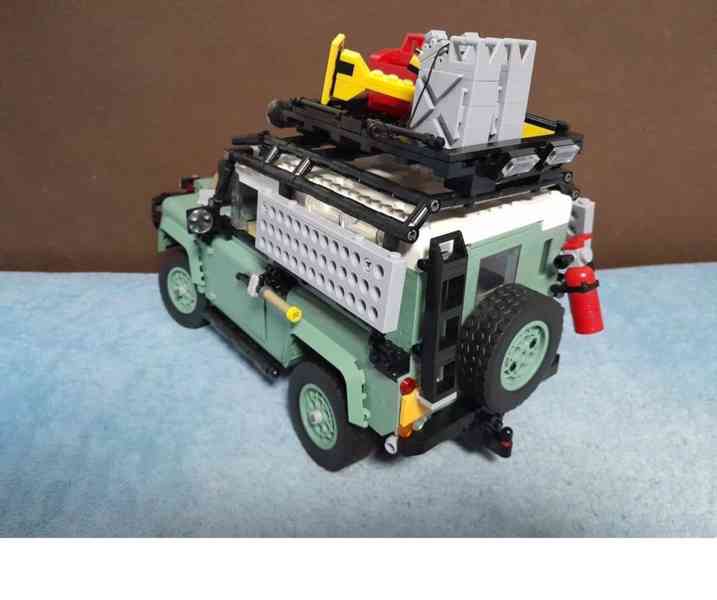 Land Rover Defender LEGO - foto 6