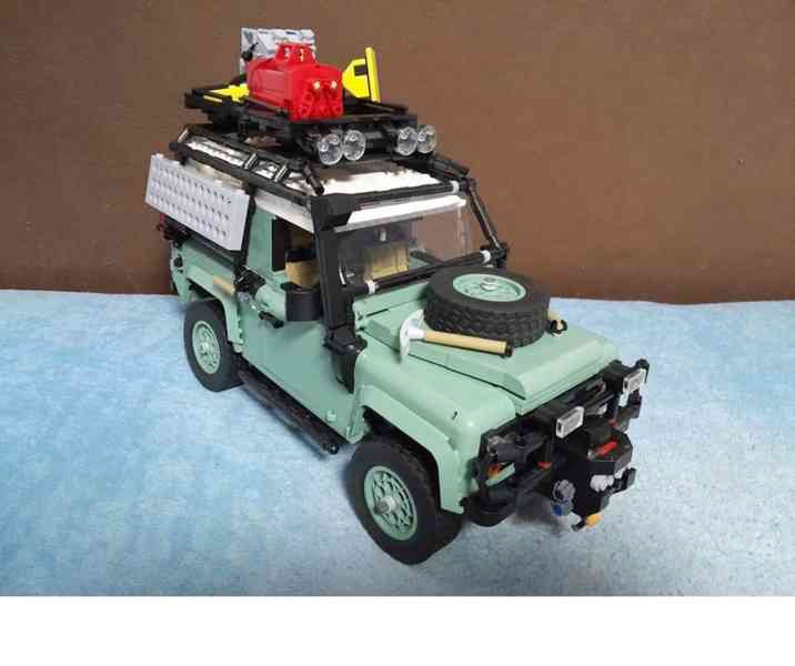Land Rover Defender LEGO - foto 4