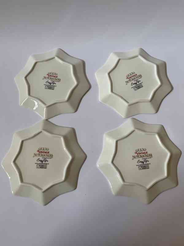 Louskáček - 4 porcelánové talířky tvar hvězdy - foto 6