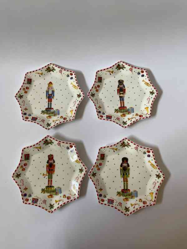 Louskáček - 4 porcelánové talířky tvar hvězdy