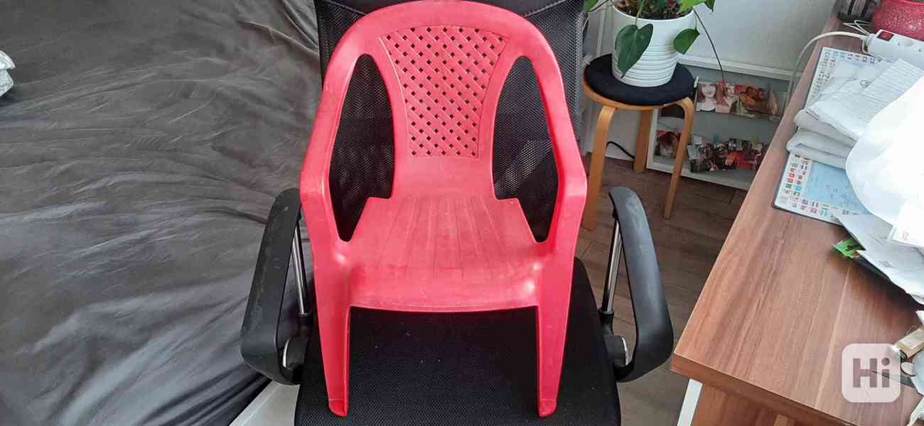 Prodej dětské plastové židle, 50 Kč  - foto 1