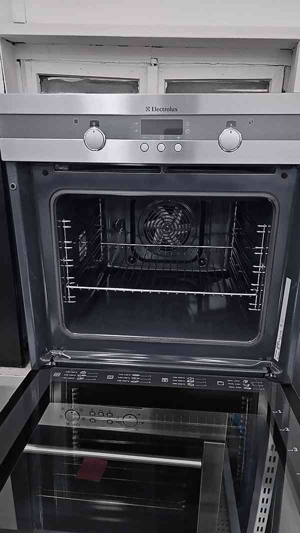 Horkovzdušná trouba ELECTROLUX, gril, design: nerez - foto 2