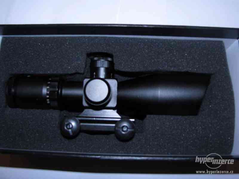 Puškohled krátký s laserem   2.5-10x40 - foto 1