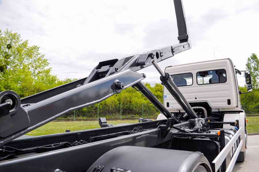 MERCEDES-BENZ AXOR 1833 - HÁKOVÝ NOSIČ KONTEJNERŮ MEILLER - foto 102
