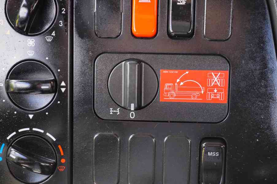 MERCEDES-BENZ AXOR 1833 - HÁKOVÝ NOSIČ KONTEJNERŮ MEILLER - foto 67