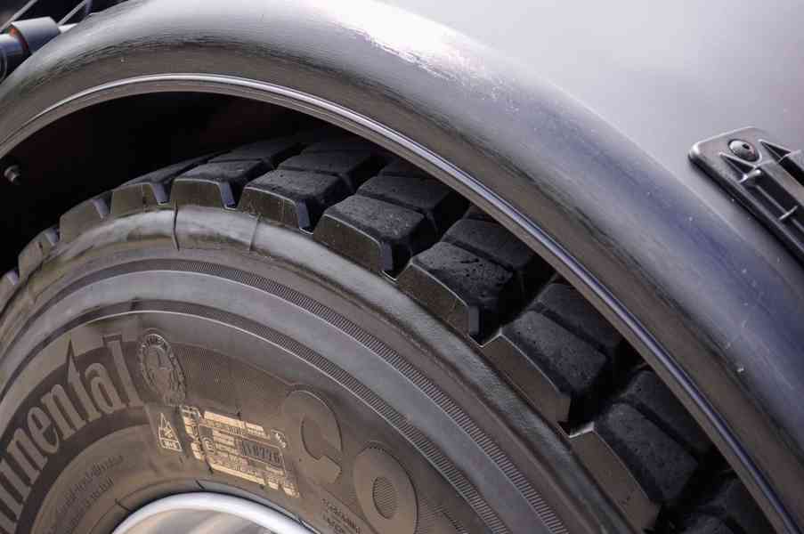 MERCEDES-BENZ AXOR 1833 - HÁKOVÝ NOSIČ KONTEJNERŮ MEILLER - foto 39