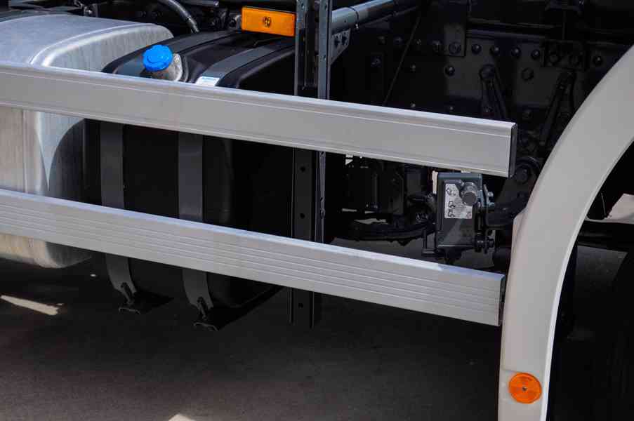 MERCEDES-BENZ AXOR 1833 - HÁKOVÝ NOSIČ KONTEJNERŮ MEILLER - foto 13