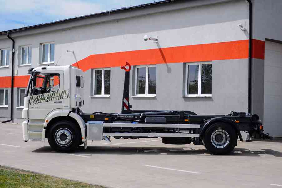 MERCEDES-BENZ AXOR 1833 - HÁKOVÝ NOSIČ KONTEJNERŮ MEILLER - foto 4