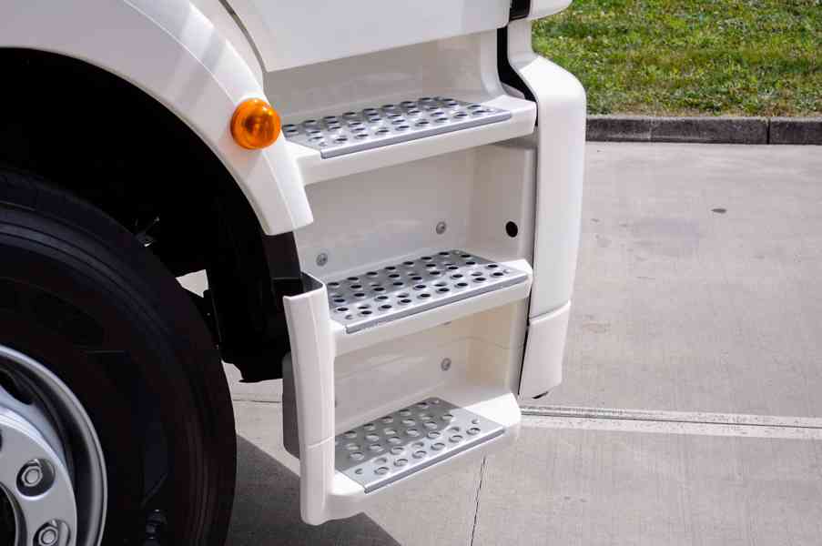 MERCEDES-BENZ AXOR 1833 - HÁKOVÝ NOSIČ KONTEJNERŮ MEILLER - foto 8