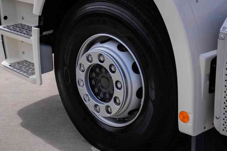 MERCEDES-BENZ AXOR 1833 - HÁKOVÝ NOSIČ KONTEJNERŮ MEILLER - foto 46