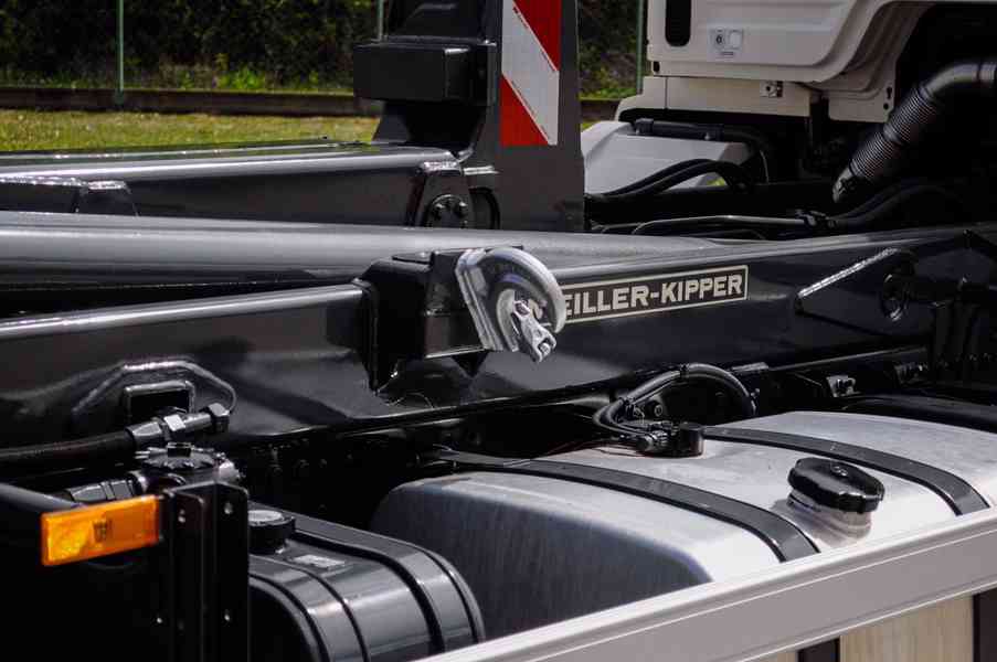 MERCEDES-BENZ AXOR 1833 - HÁKOVÝ NOSIČ KONTEJNERŮ MEILLER - foto 17