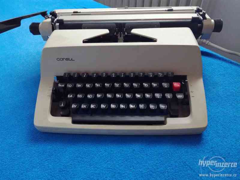 Prodám funkční psací stroj Consul - foto 1