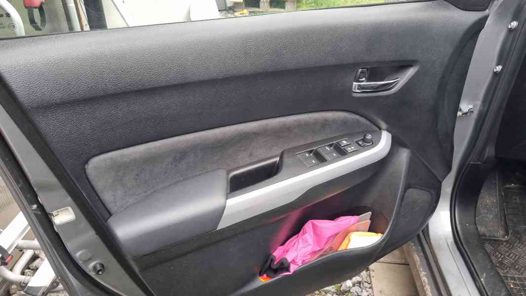 Suzuki Vitara 1.6, 4x4 Elegance - foto 8