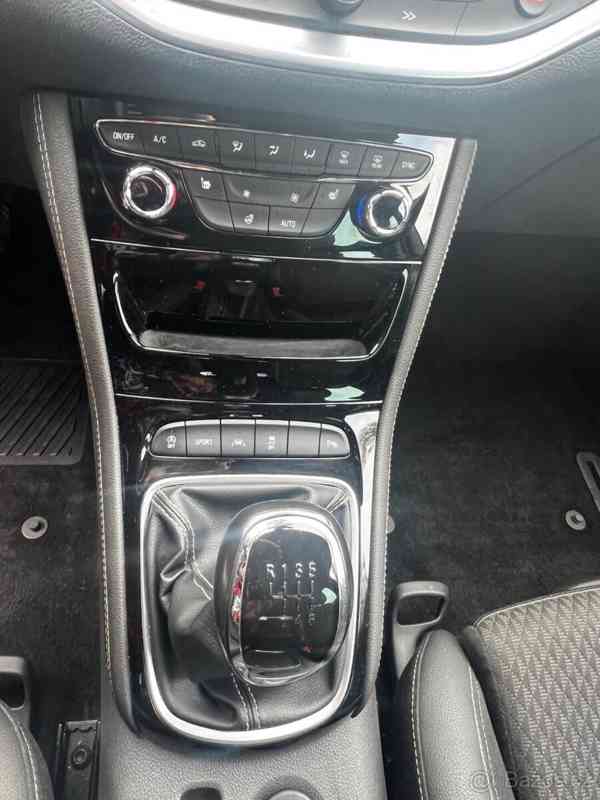 Opel Astra Sports Tourer BiTurbo 118kW - foto 11