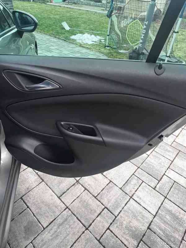 Opel Astra Sports Tourer BiTurbo 118kW - foto 12
