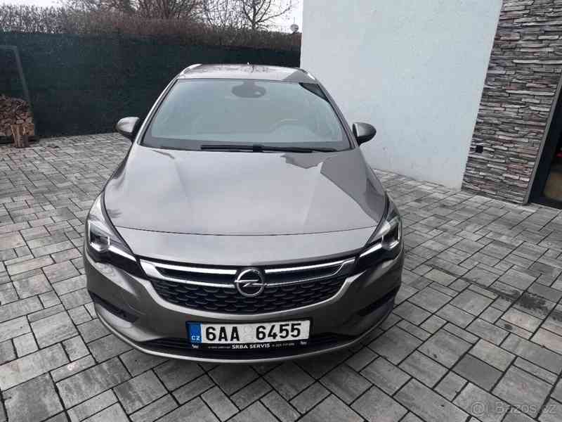 Opel Astra Sports Tourer BiTurbo 118kW - foto 1