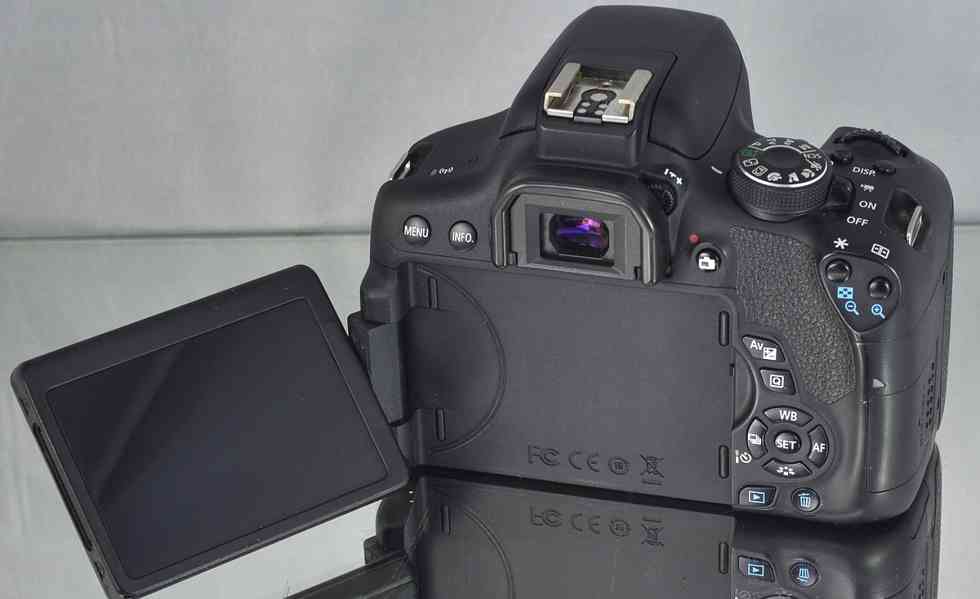 Canon EOS 750D+Tamron AF18-200mm *brašna*16000 Exp - foto 8