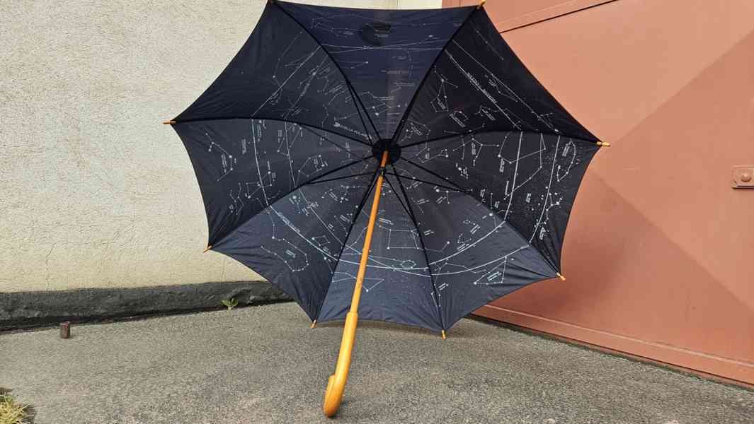 Deštník a kovová lžíce na obuv Baťa, cena za vše dohromady - foto 1