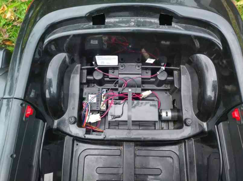 Dětské elektrické auto Mercedes - foto 5