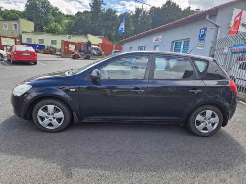 Kia Cee´d, 1,6 CRDi 84kW, 1. MAJITEL - foto 2