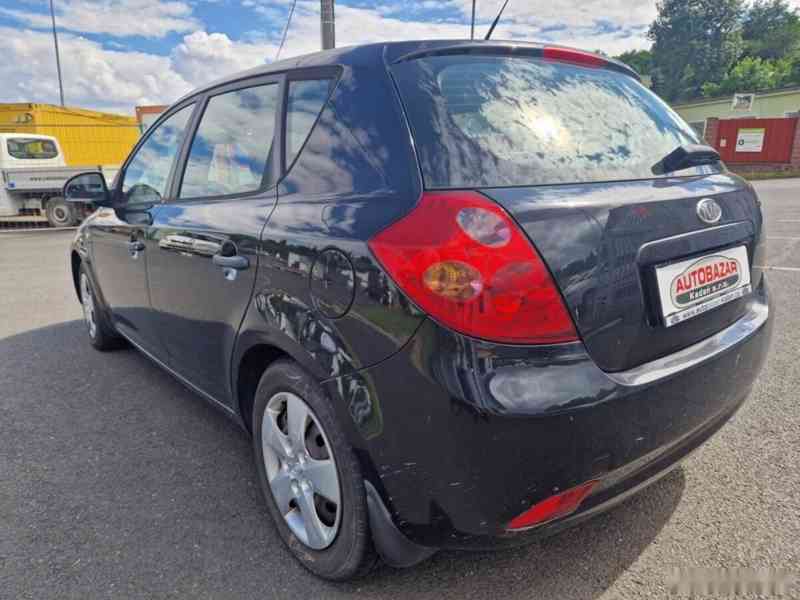 Kia Cee´d, 1,6 CRDi 84kW, 1. MAJITEL - foto 3