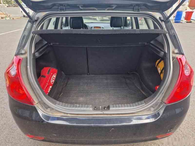 Kia Cee´d, 1,6 CRDi 84kW, 1. MAJITEL - foto 13