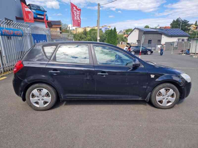 Kia Cee´d, 1,6 CRDi 84kW, 1. MAJITEL - foto 6