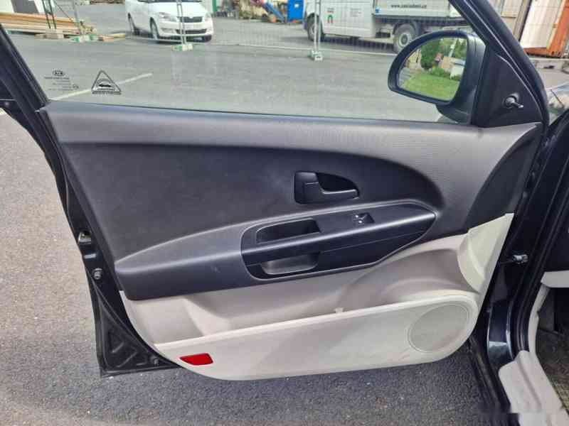 Kia Cee´d, 1,6 CRDi 84kW, 1. MAJITEL - foto 10