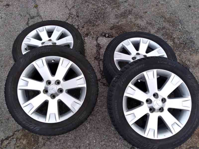 MITSUBISHI OUTLANDER 2.2 DI-D AWD AT 7 MÍST - foto 41