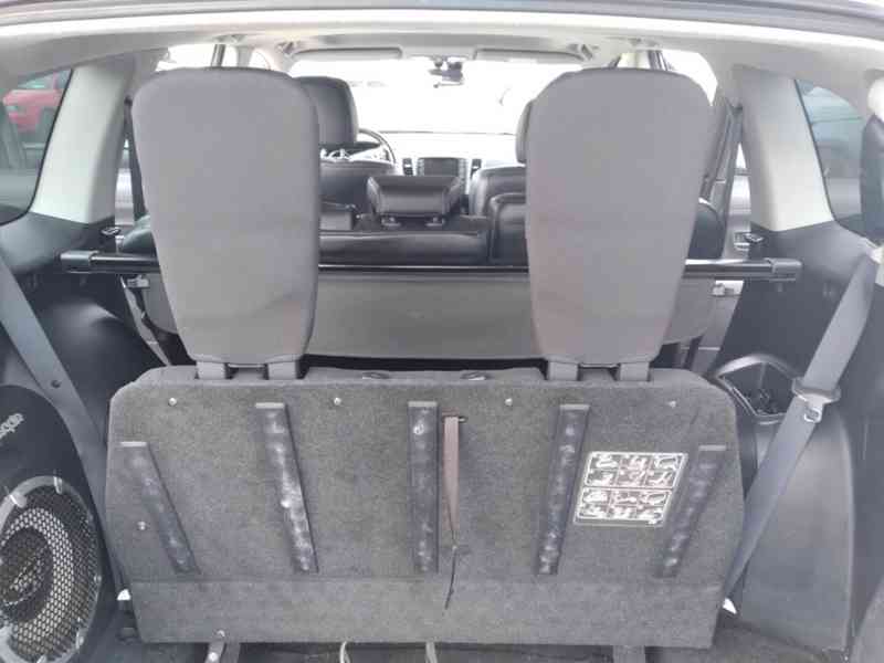 MITSUBISHI OUTLANDER 2.2 DI-D AWD AT 7 MÍST - foto 15