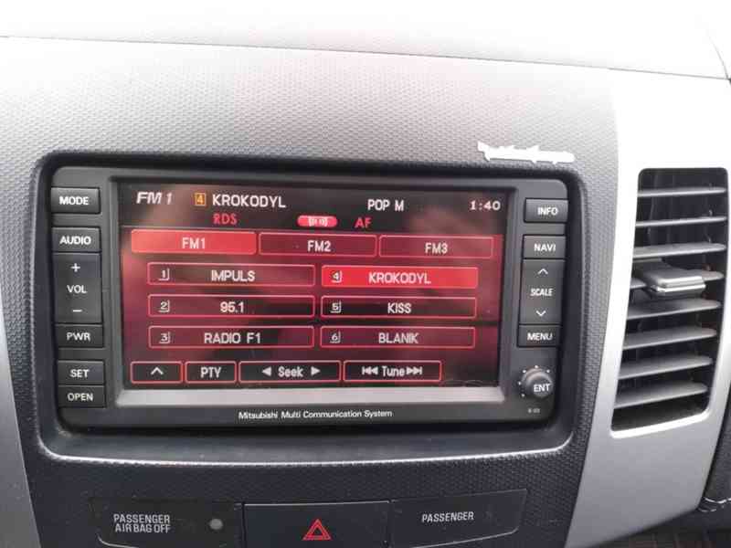 MITSUBISHI OUTLANDER 2.2 DI-D AWD AT 7 MÍST - foto 27