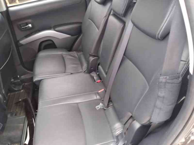 MITSUBISHI OUTLANDER 2.2 DI-D AWD AT 7 MÍST - foto 12