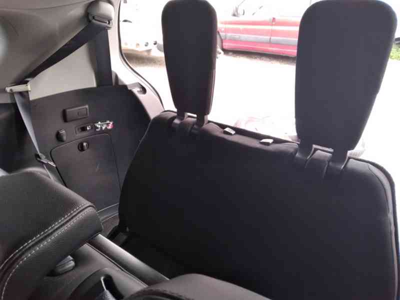 MITSUBISHI OUTLANDER 2.2 DI-D AWD AT 7 MÍST - foto 16