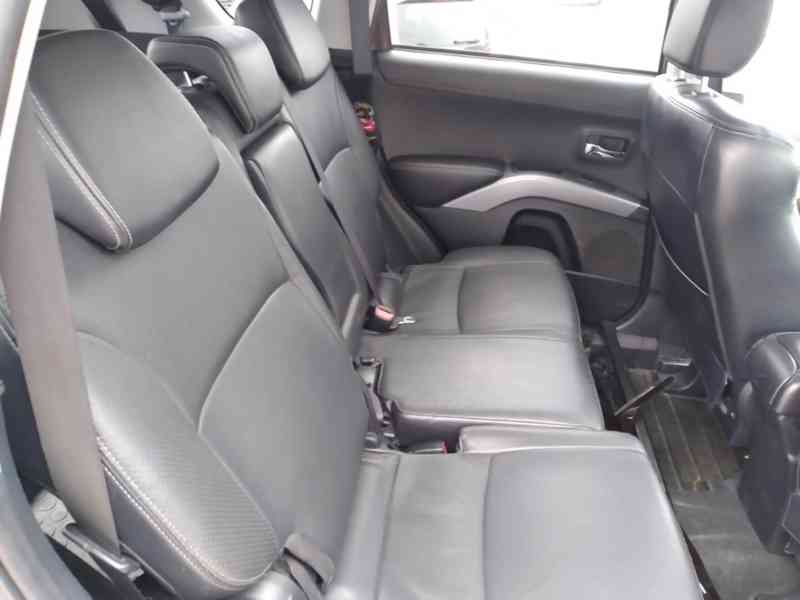 MITSUBISHI OUTLANDER 2.2 DI-D AWD AT 7 MÍST - foto 13