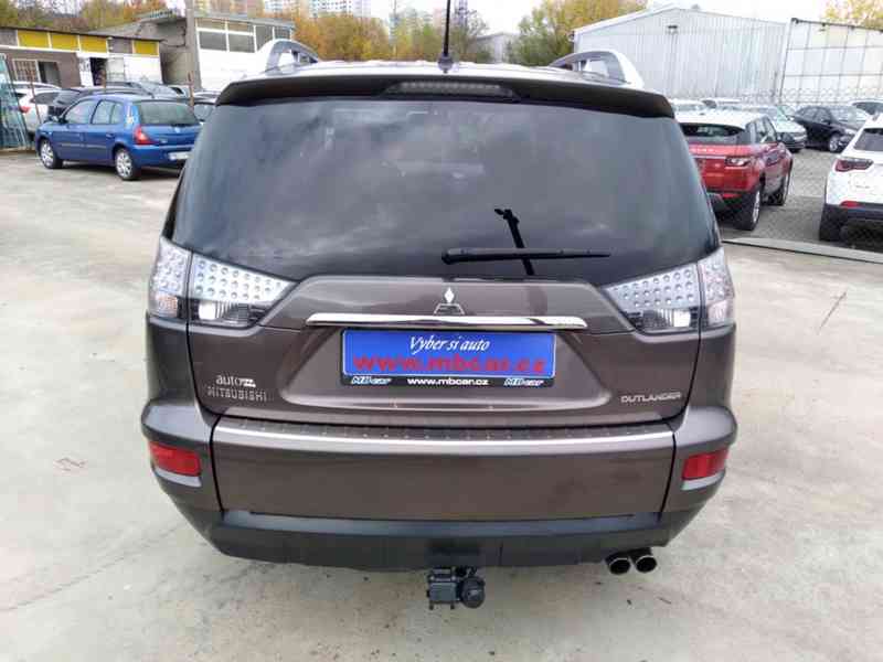 MITSUBISHI OUTLANDER 2.2 DI-D AWD AT 7 MÍST - foto 7