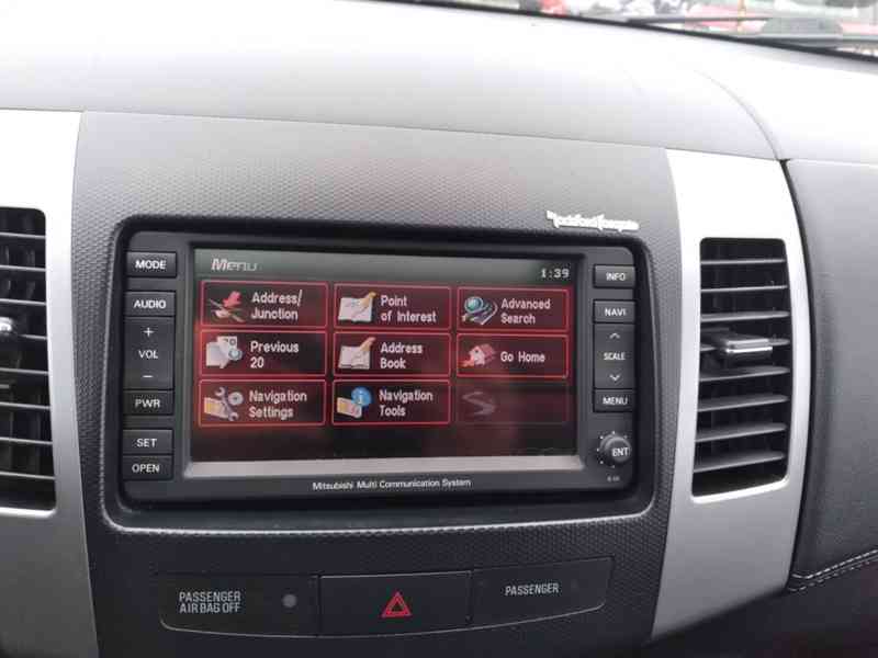MITSUBISHI OUTLANDER 2.2 DI-D AWD AT 7 MÍST - foto 25