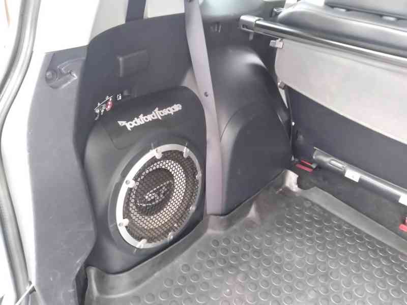 MITSUBISHI OUTLANDER 2.2 DI-D AWD AT 7 MÍST - foto 37