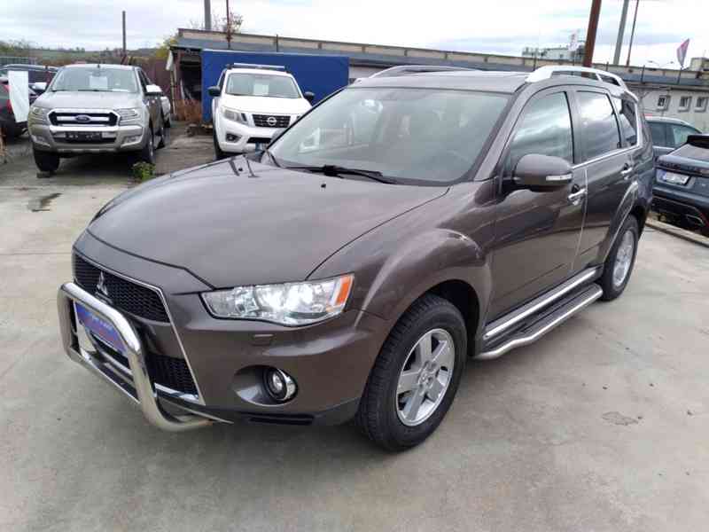 MITSUBISHI OUTLANDER 2.2 DI-D AWD AT 7 MÍST - foto 3