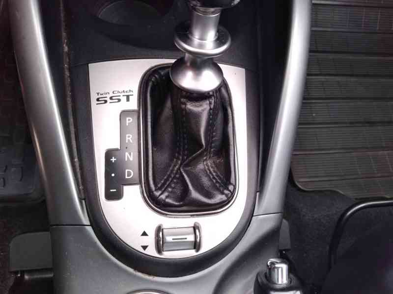 MITSUBISHI OUTLANDER 2.2 DI-D AWD AT 7 MÍST - foto 31