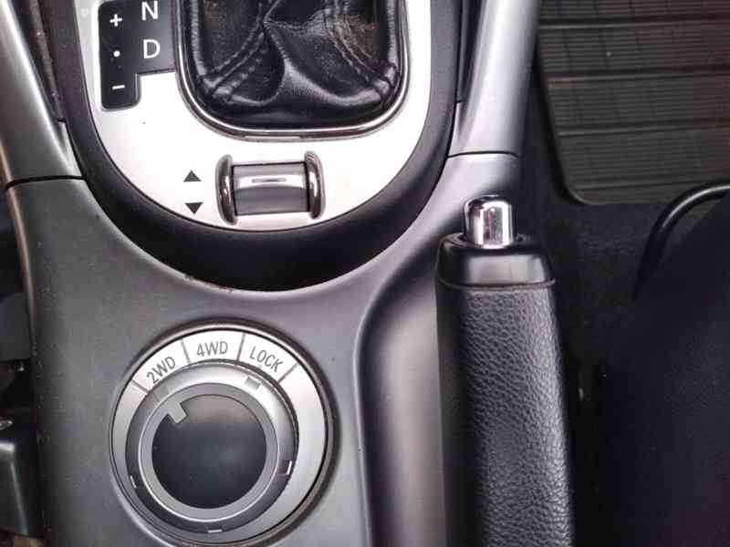 MITSUBISHI OUTLANDER 2.2 DI-D AWD AT 7 MÍST - foto 32