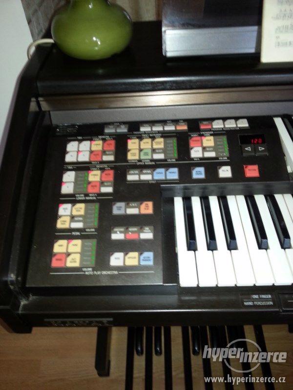 elektronické varhany Kawai SR2 - foto 3