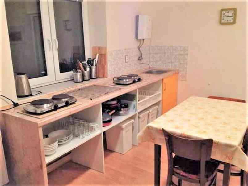 1.lůž. + 2.lůž. pok., RD St. Lískovec, studenti, 1.9. i dřív - foto 7