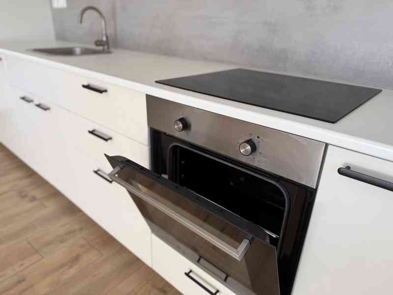 PRONÁJEM DESIGNOVÉHO MEZONETU 4+KK (111 m²) ROSTĚNICE - foto 4