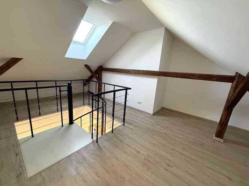 PRONÁJEM DESIGNOVÉHO MEZONETU 4+KK (111 m²) ROSTĚNICE - foto 12