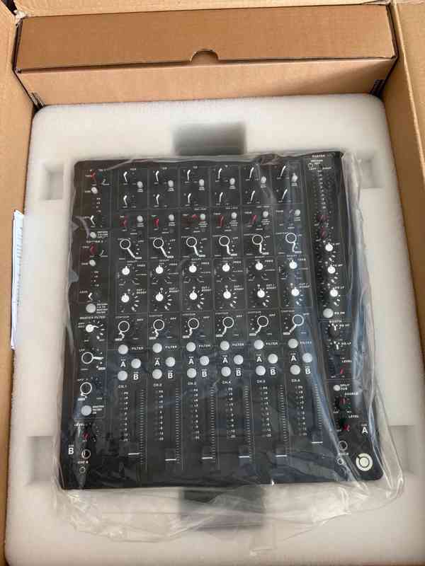 Nové PLAYdifferently MODEL 1, Allen & Heath XONE 96 DJ Mixer